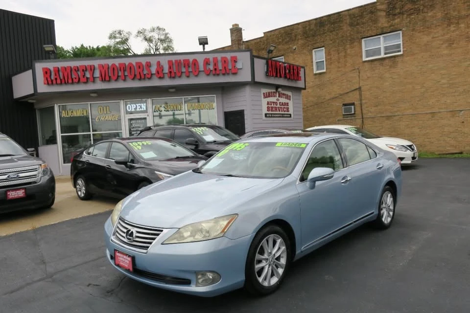 2010 Lexus ES 4th Gen - Image 3 of 20