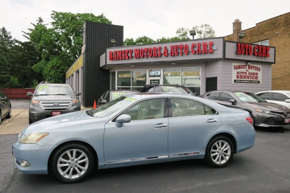 2010 Lexus ES 4th Gen - Image 4 of 20