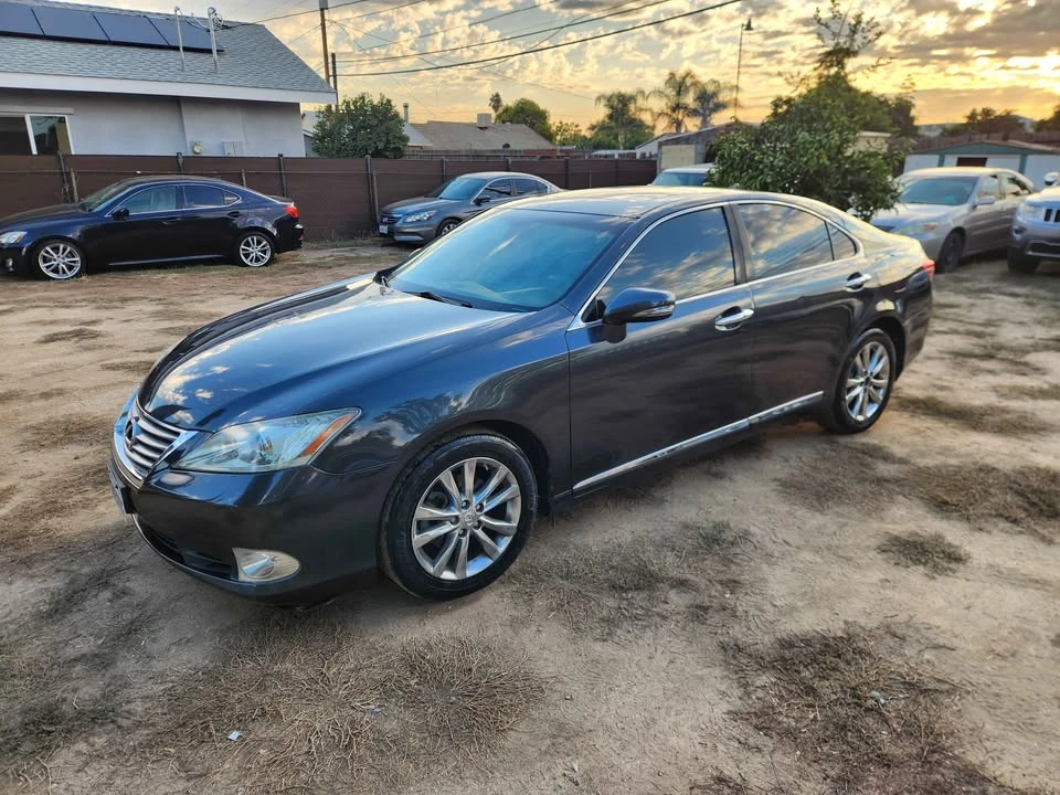 2010 Lexus ES 5th Gen - Image 5 of 16