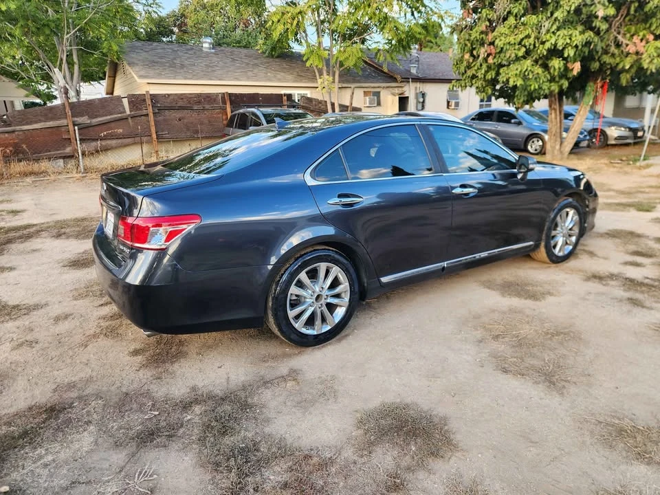 2010 Lexus ES 5th Gen - Image 2 of 16