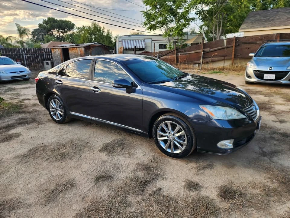 2010 Lexus ES 5th Gen - Image 3 of 16