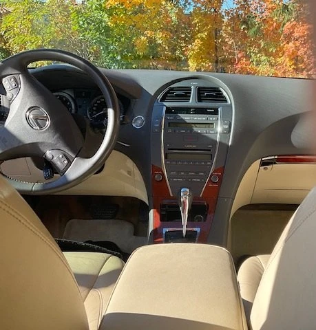 2010 Lexus ES 5th Gen - Image 7 of 15