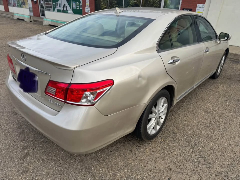 2010 Lexus ES 4th Gen - Image 5 of 8