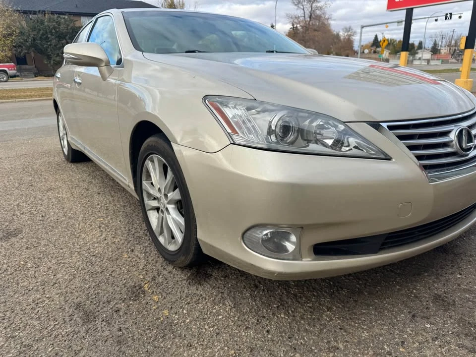 2010 Lexus ES 4th Gen - Image 2 of 8