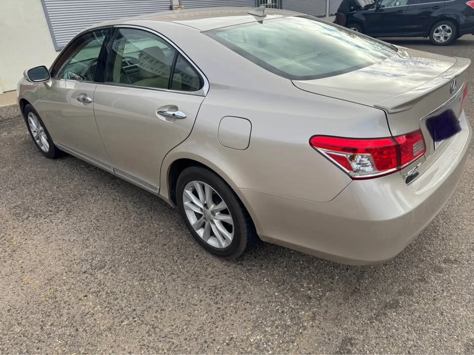 2010 Lexus ES 4th Gen - Image 4 of 8