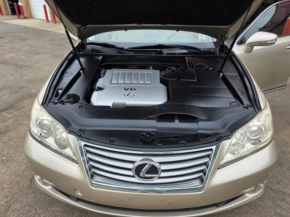 2010 Lexus ES 4th Gen - Image 17 of 20