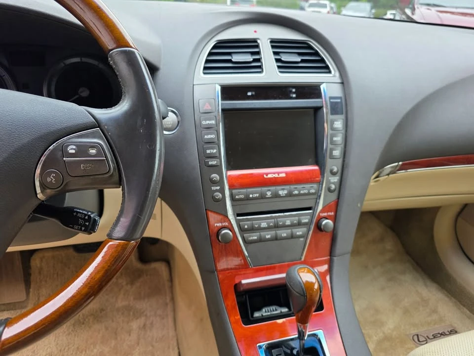 2010 Lexus ES 4th Gen - Image 13 of 20