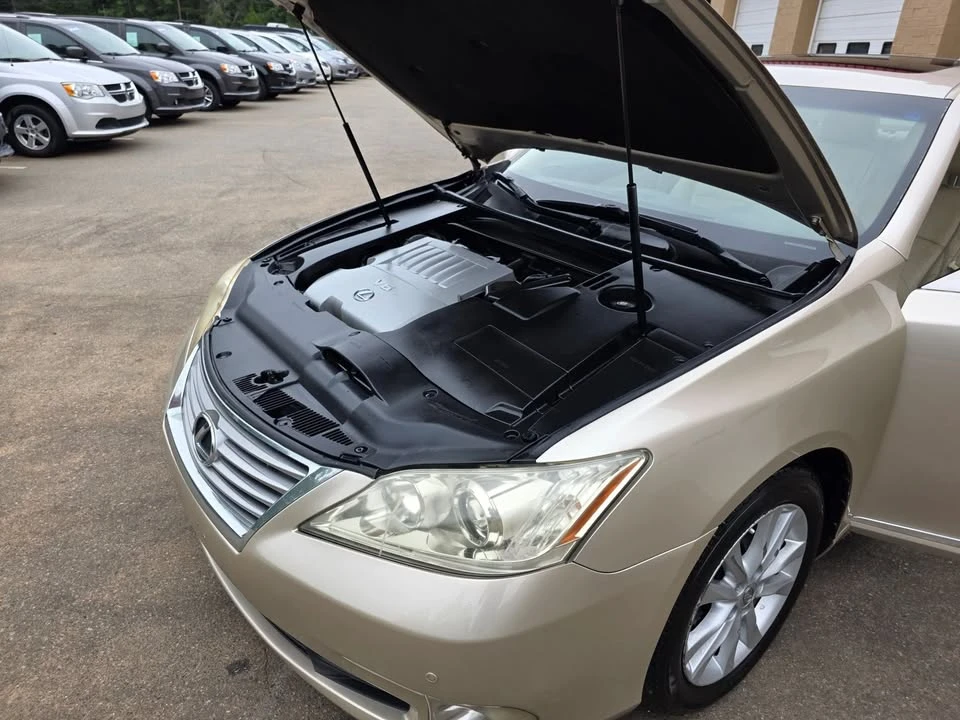 2010 Lexus ES 4th Gen - Image 18 of 20
