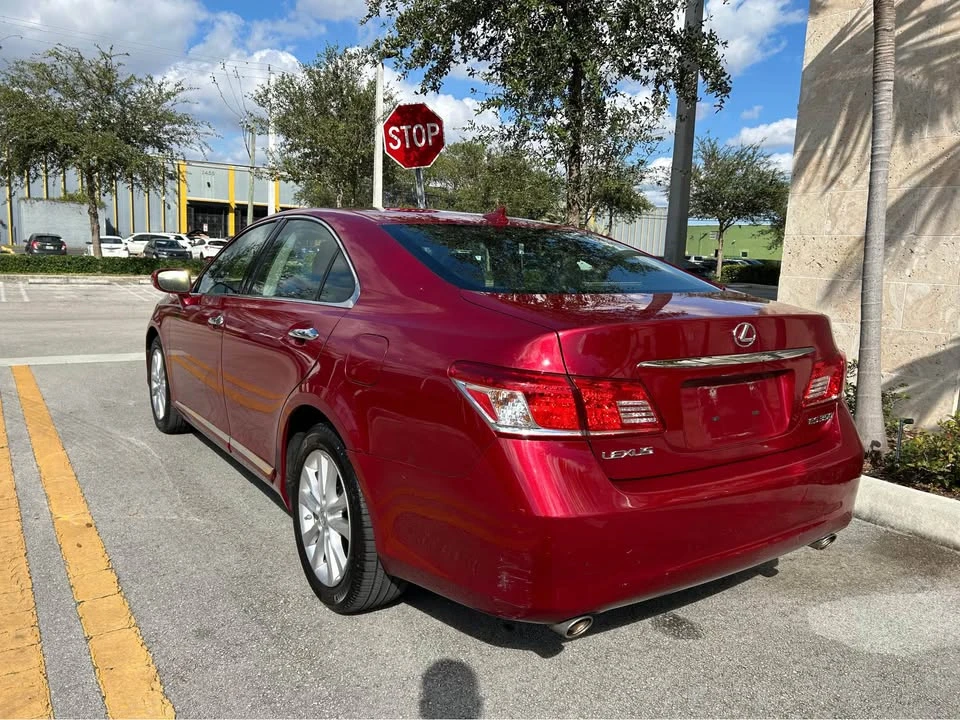 2010 Lexus ES 4th Gen - Image 2 of 14