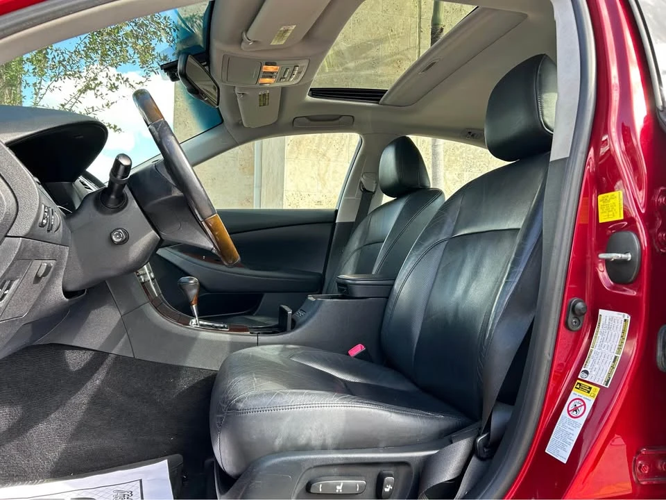 2010 Lexus ES 4th Gen - Image 11 of 14