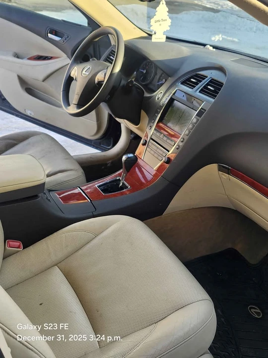 2010 Lexus ES 4th Gen - Image 7 of 10