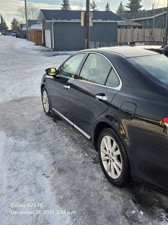2010 Lexus ES 4th Gen - Image 5 of 10