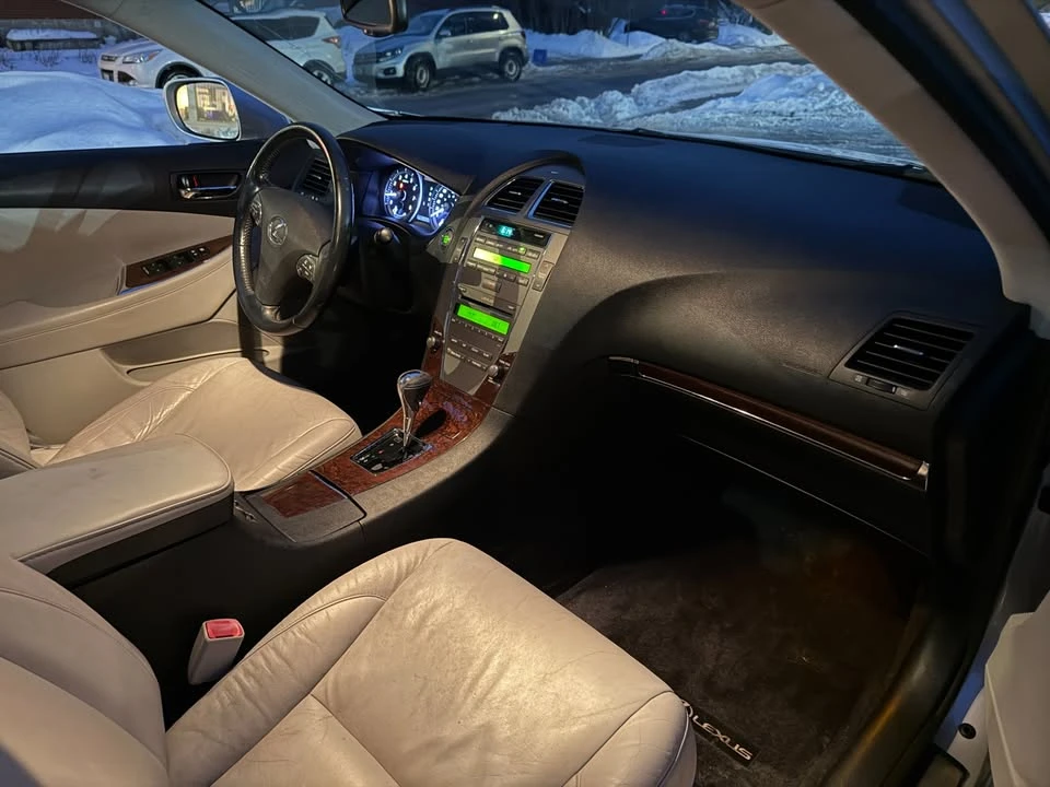 2010 Lexus ES 4th Gen - Image 10 of 10