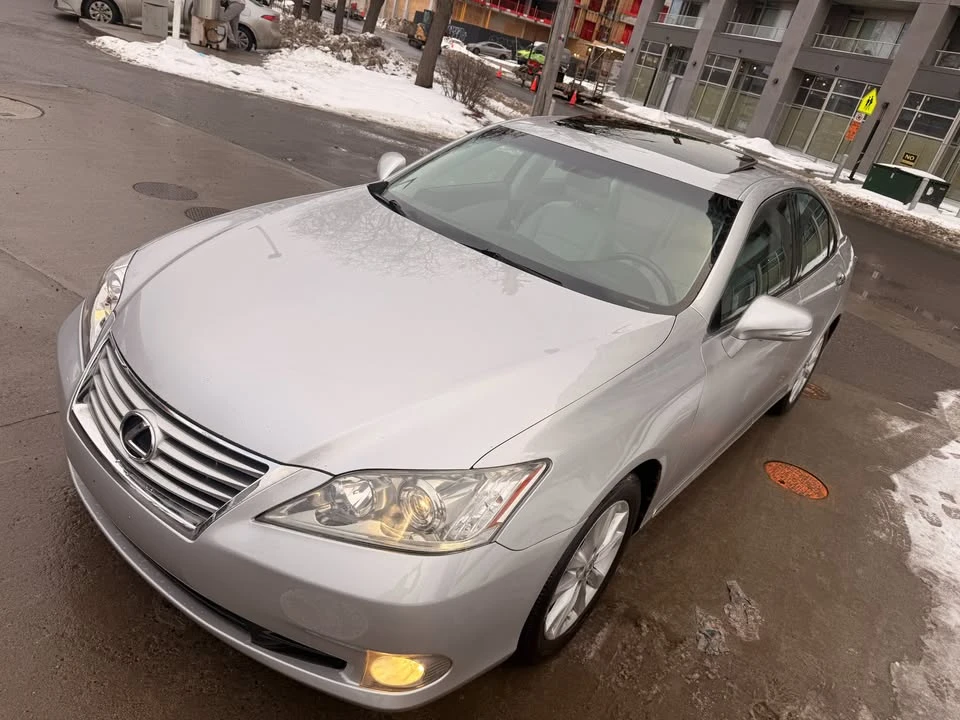 2010 Lexus ES 4th Gen - Image 2 of 10