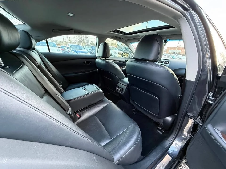 2010 Lexus ES 4th Gen - Image 13 of 20