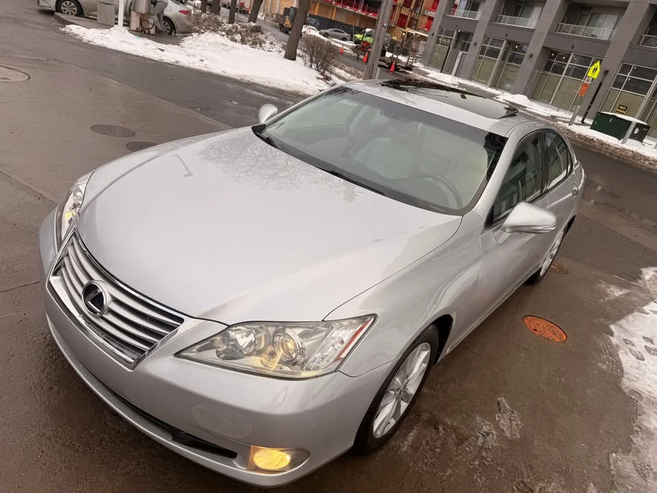 2010 Lexus ES 5th Gen - Image 2 of 9