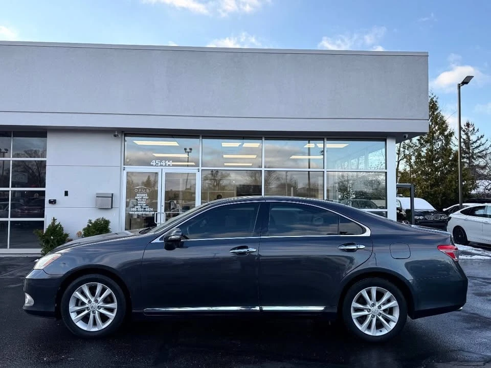 2010 Lexus ES 4th Gen - Image 2 of 20