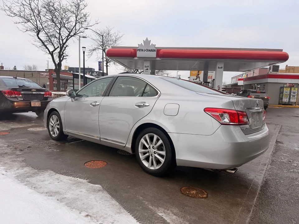 2010 Lexus ES 5th Gen - Image 4 of 9