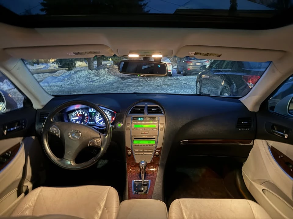 2010 Lexus ES 5th Gen - Image 9 of 9