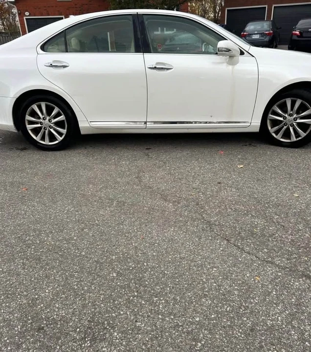 2010 Lexus ES 4th Gen - Image 4 of 8