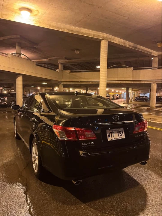 2010 Lexus ES 5th Gen - Image 5 of 11