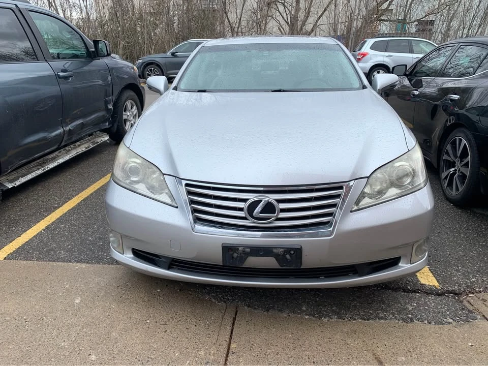 2010 Lexus ES 5th Gen - Image 2 of 5