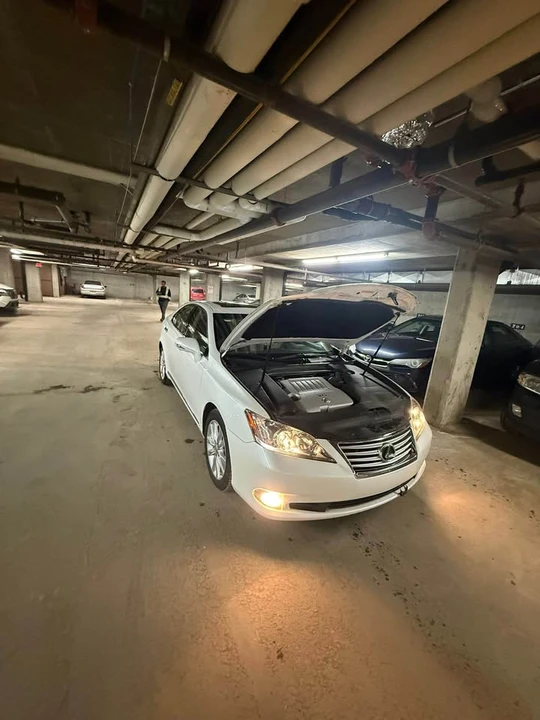 2010 Lexus ES 4th Gen - Image 9 of 10