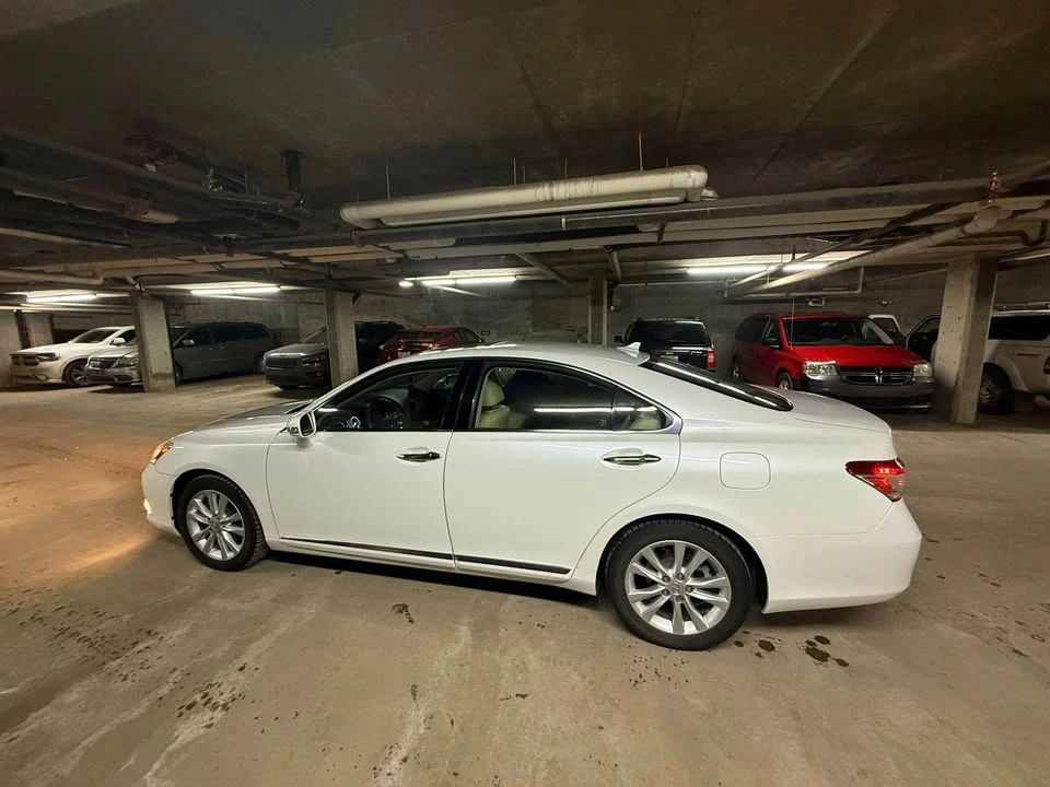 2010 Lexus ES 4th Gen - Image 4 of 10