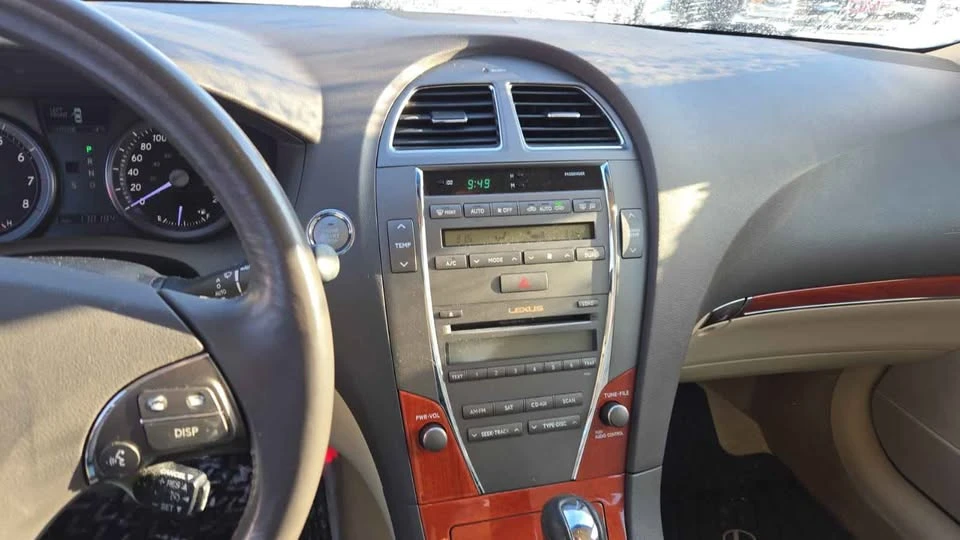 2010 Lexus ES 4th Gen - Image 2 of 8