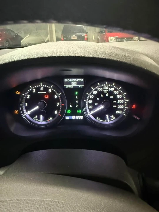 2010 Lexus ES 4th Gen - Image 6 of 10