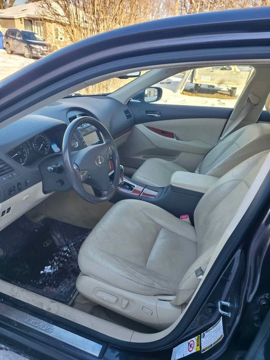 2010 Lexus ES 4th Gen - Image 3 of 8