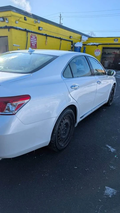 2010 Lexus ES 4th Gen - Image 7 of 8