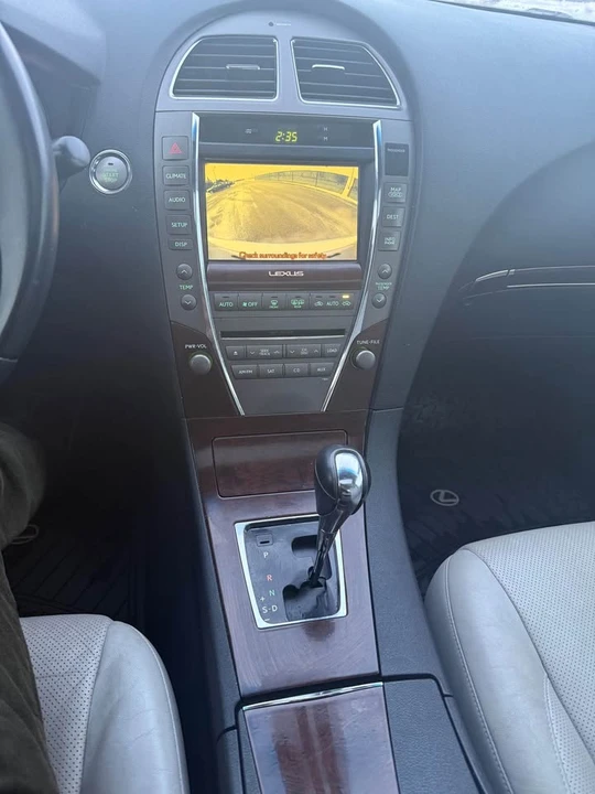 2010 Lexus ES 4th Gen - Image 9 of 16