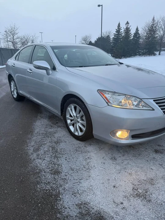 2010 Lexus ES 4th Gen - Image 3 of 16