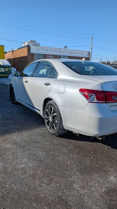 2010 Lexus ES 4th Gen - Image 3 of 8
