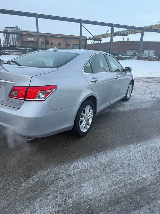 2010 Lexus ES 4th Gen - Image 5 of 16