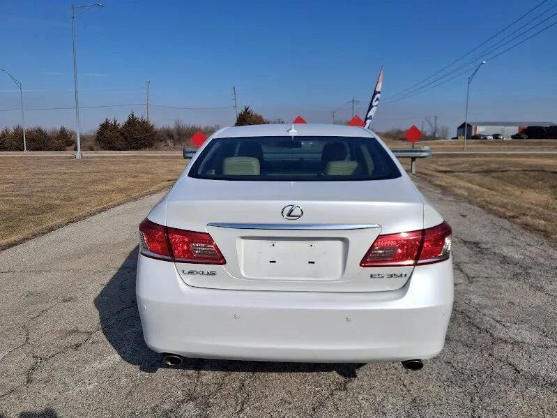 2010 Lexus ES 5th Gen - Image 5 of 10
