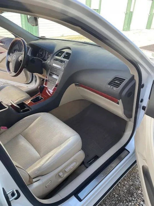 2010 Lexus ES 5th Gen - Image 10 of 10