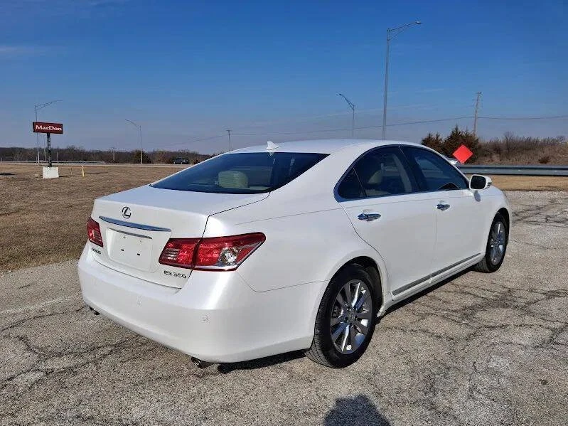 2010 Lexus ES 5th Gen - Image 4 of 10