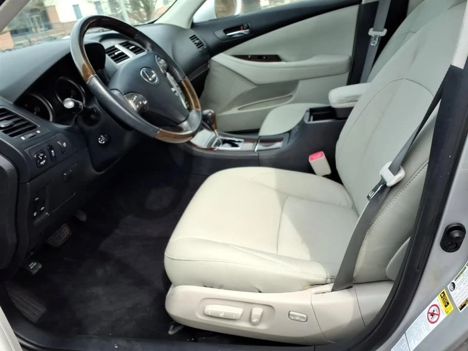 2010 Lexus ES 5th Gen - Image 12 of 14