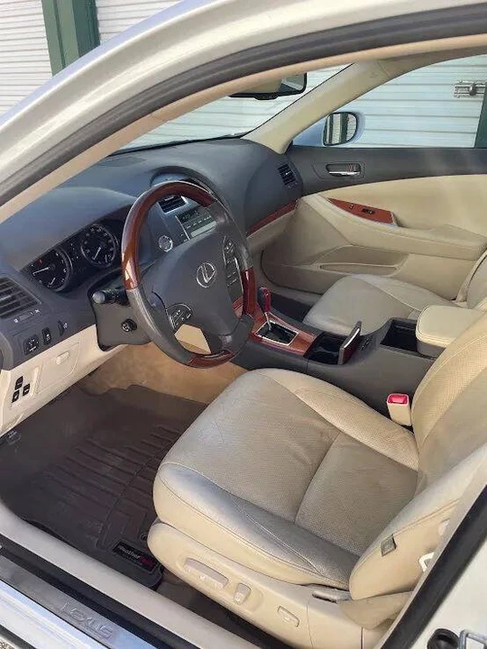 2010 Lexus ES 5th Gen - Image 7 of 10