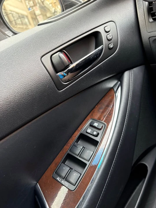 2010 Lexus ES 5th Gen - Image 18 of 20