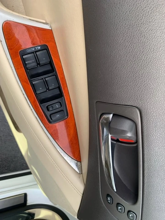 2010 Lexus ES 5th Gen - Image 9 of 20