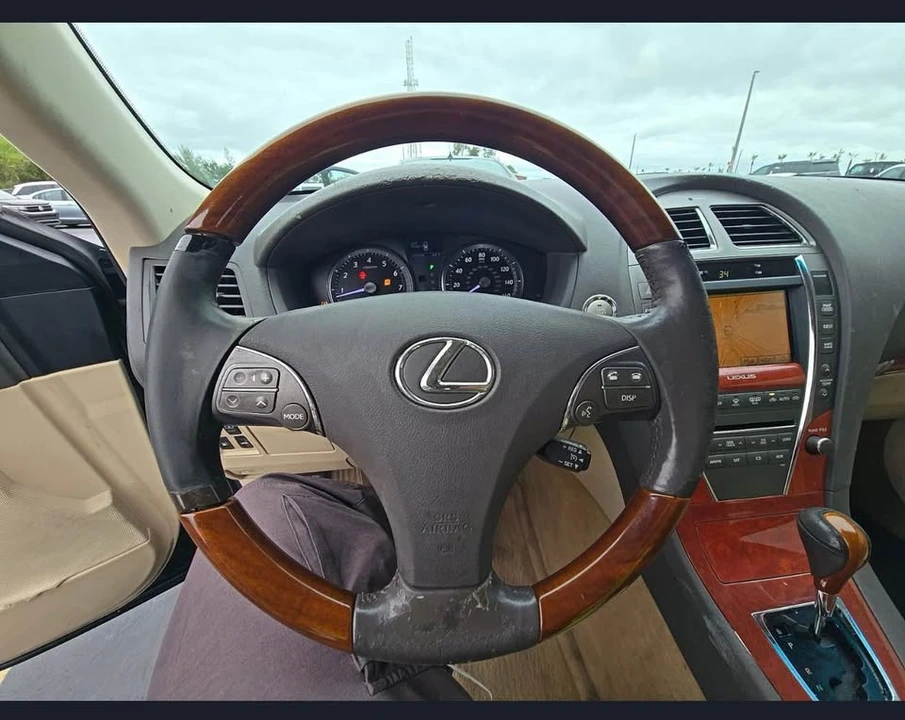 2010 Lexus ES 5th Gen - Image 7 of 8