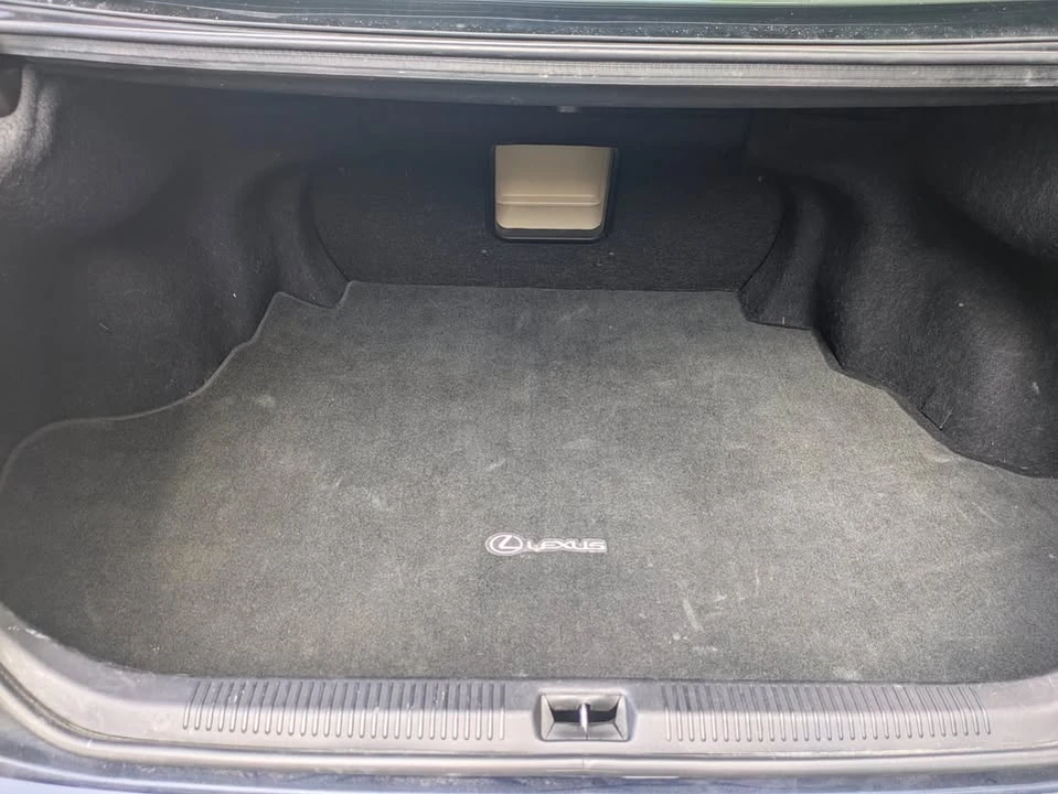 2010 Lexus ES 5th Gen - Image 16 of 20