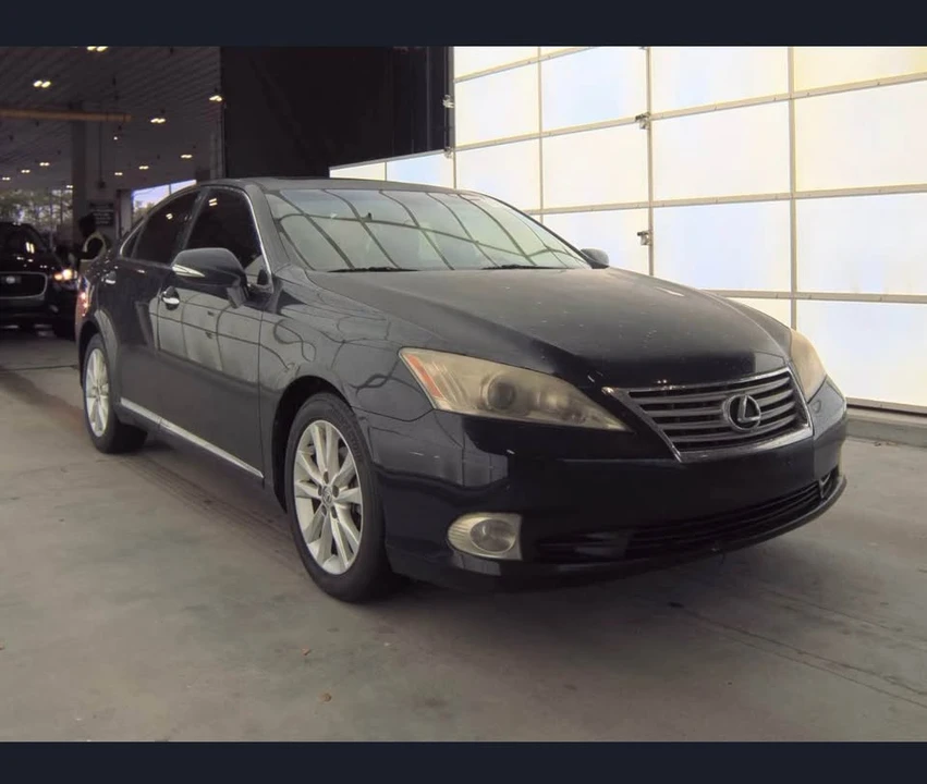 2010 Lexus ES 5th Gen - Image 2 of 8