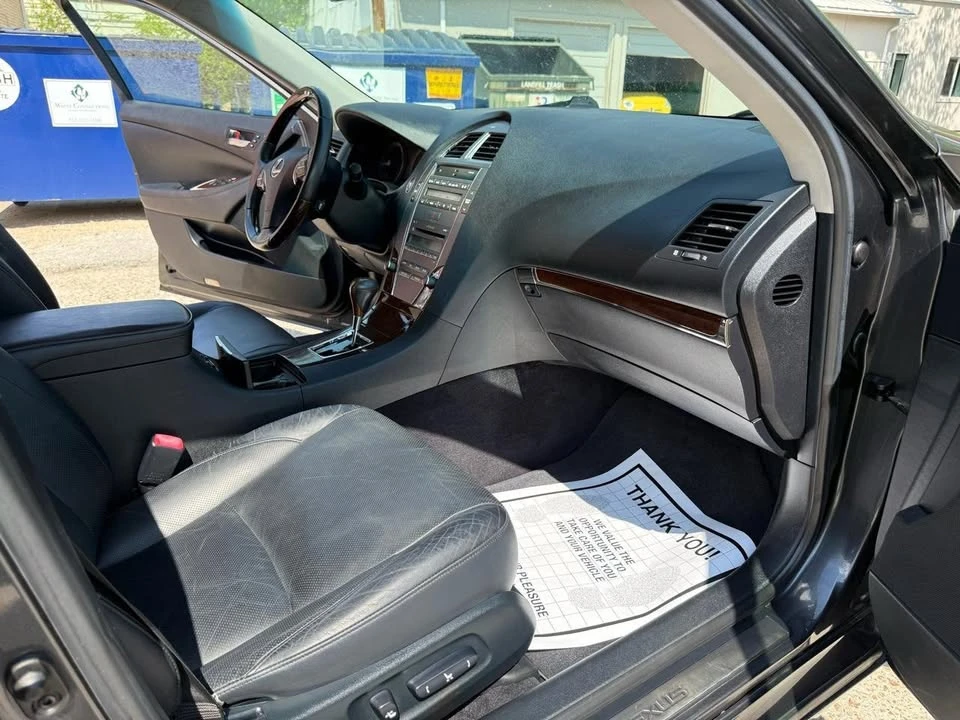 2010 Lexus ES 5th Gen - Image 11 of 18