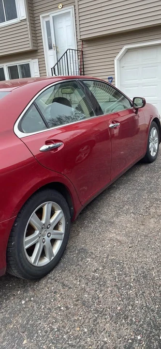 2010 Lexus ES 5th Gen - Image 4 of 4