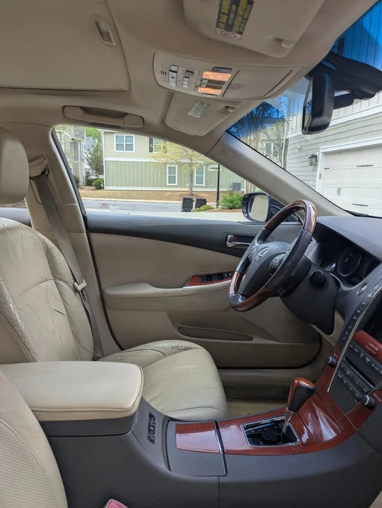 2010 Lexus ES 5th Gen - Image 9 of 20