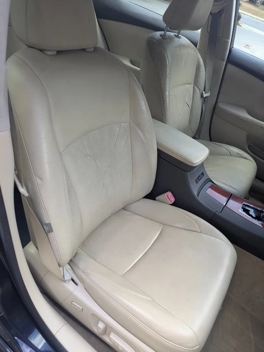 2010 Lexus ES 5th Gen - Image 12 of 20